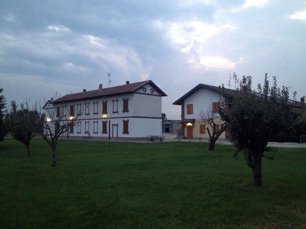 Bed And Breakfast Azienda Agricola Cascina Salazzara Magenta Dış mekan fotoğraf